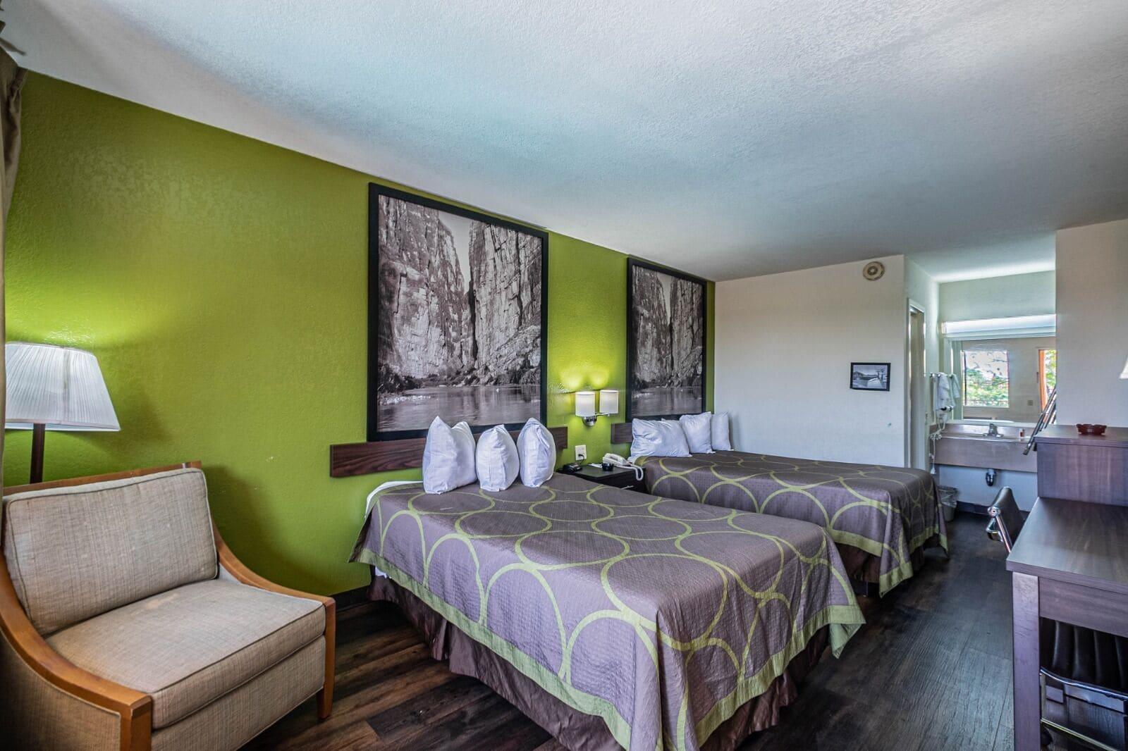 Super 8 By Wyndham Airport