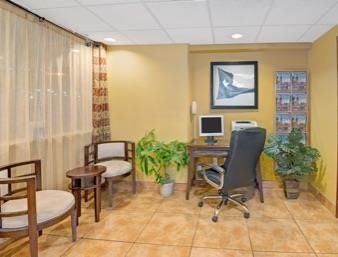 Super 8 By Wyndham Airport 2*
