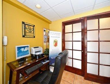 Hotel Super 8 By Wyndham Airport El Paso